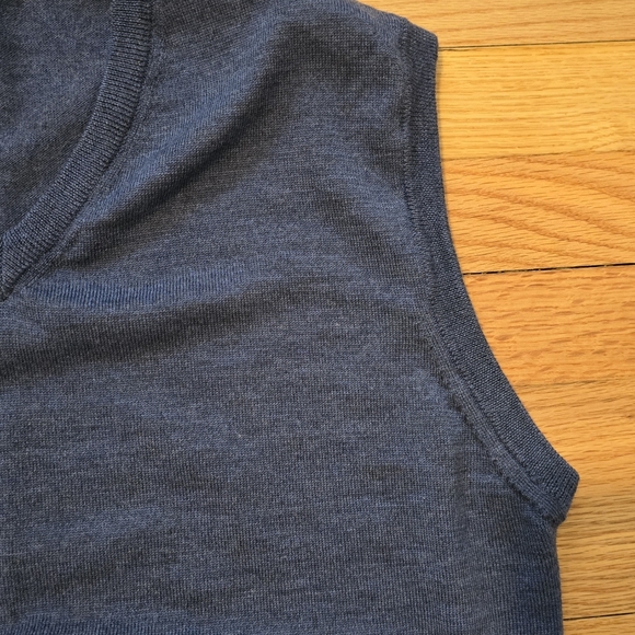 Mens Sweater Vest - Picture 3 of 6